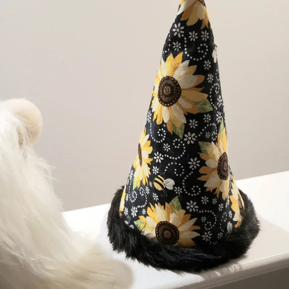 Bee decor  Gnome w/stash compartment - Picture 9 of 11